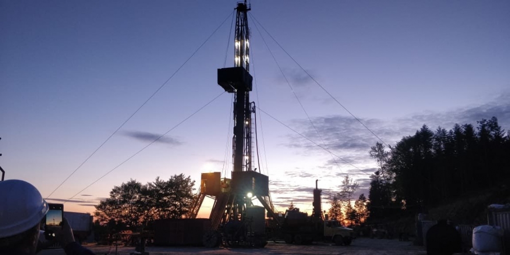 Inauguration of High-Flow Oil Well