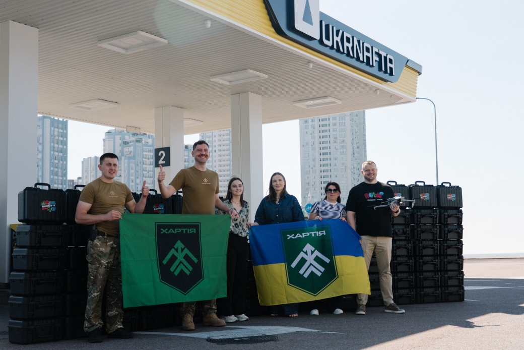 The UKRNAFTA delivers the second aid package to “Khartiia” under the “Energetic Fundraising”: drones and other equipment for the front