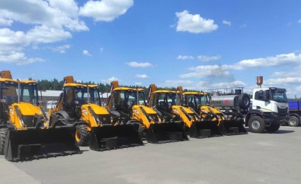 UKRNAFTA Updates 418 Units of Special Equipment: Truck Transporters, Prime Movers, Flatbed Trailers, and Shuttle Buses