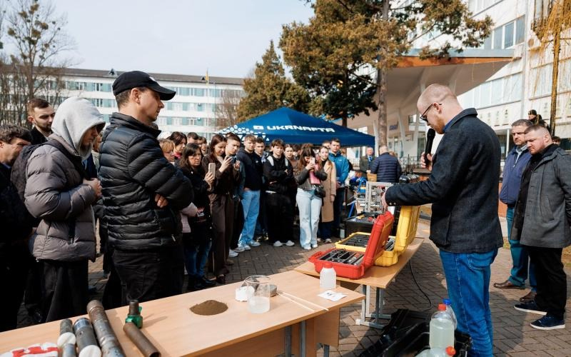 Ukrnafta holds Real Production Day for IFNTUOG students