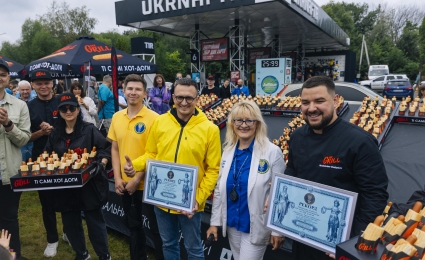 47 minutes — 1000 hot dogs at the gas stations: The UKRNAFTA and Mr.Grill sets new national record of Ukraine