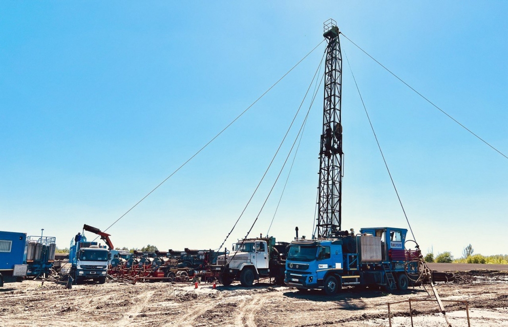 103 Tons of Conventional Fuel Following the Hydraulic Fracturing: The New Most Productive Well